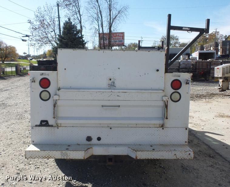 image for item DD9513 2003 Ford F250 Super Duty utility bed pickup truck