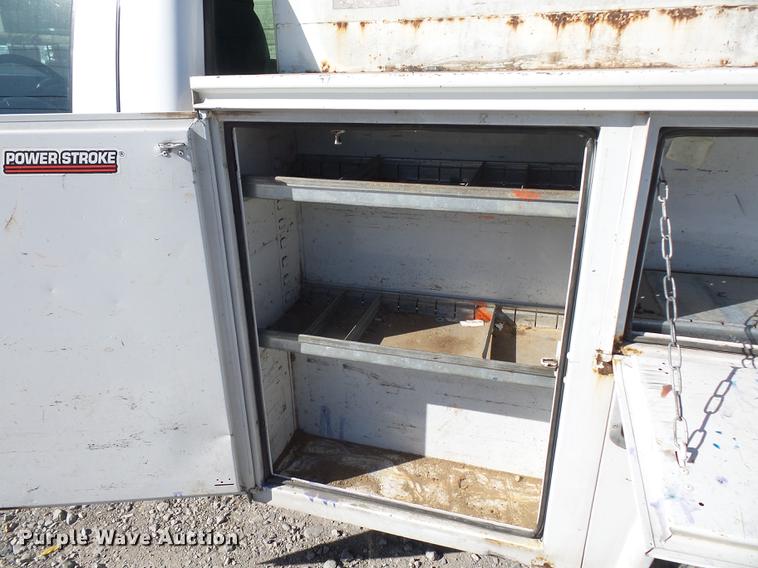 image for item DD9513 2003 Ford F250 Super Duty utility bed pickup truck