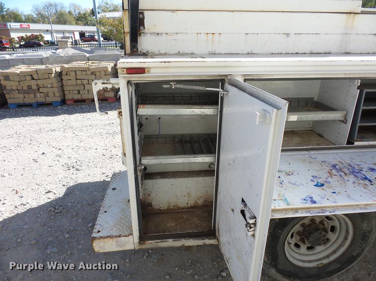 image for item DD9513 2003 Ford F250 Super Duty utility bed pickup truck