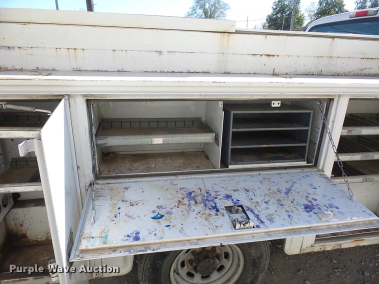 image for item DD9513 2003 Ford F250 Super Duty utility bed pickup truck