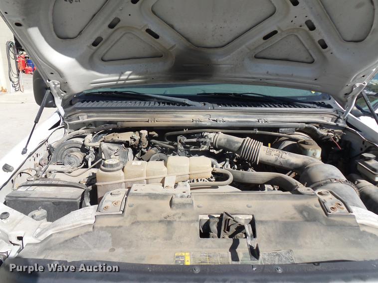 image for item DD9513 2003 Ford F250 Super Duty utility bed pickup truck