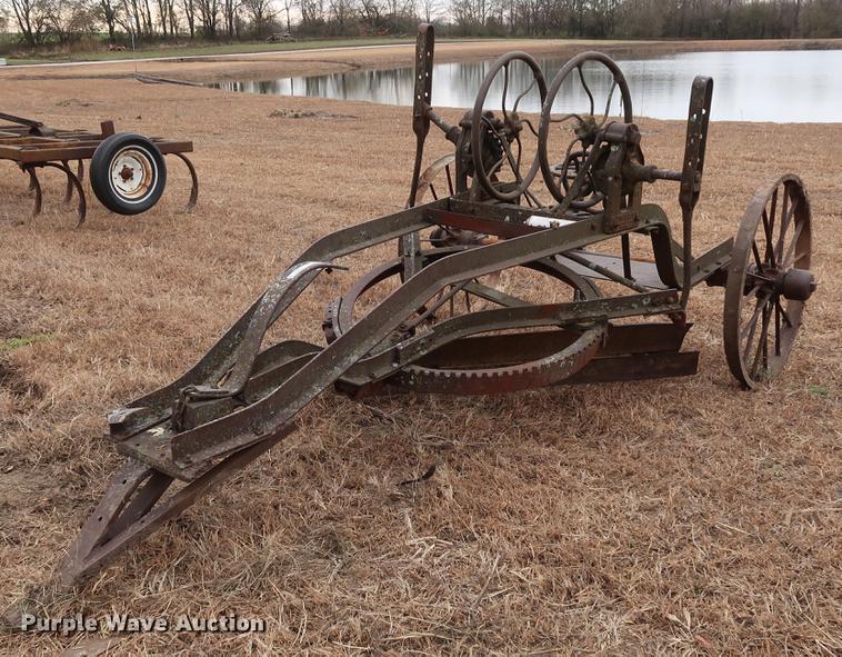 image for item DD9521 C.D. Edwards Mfg. Co. 46H grader