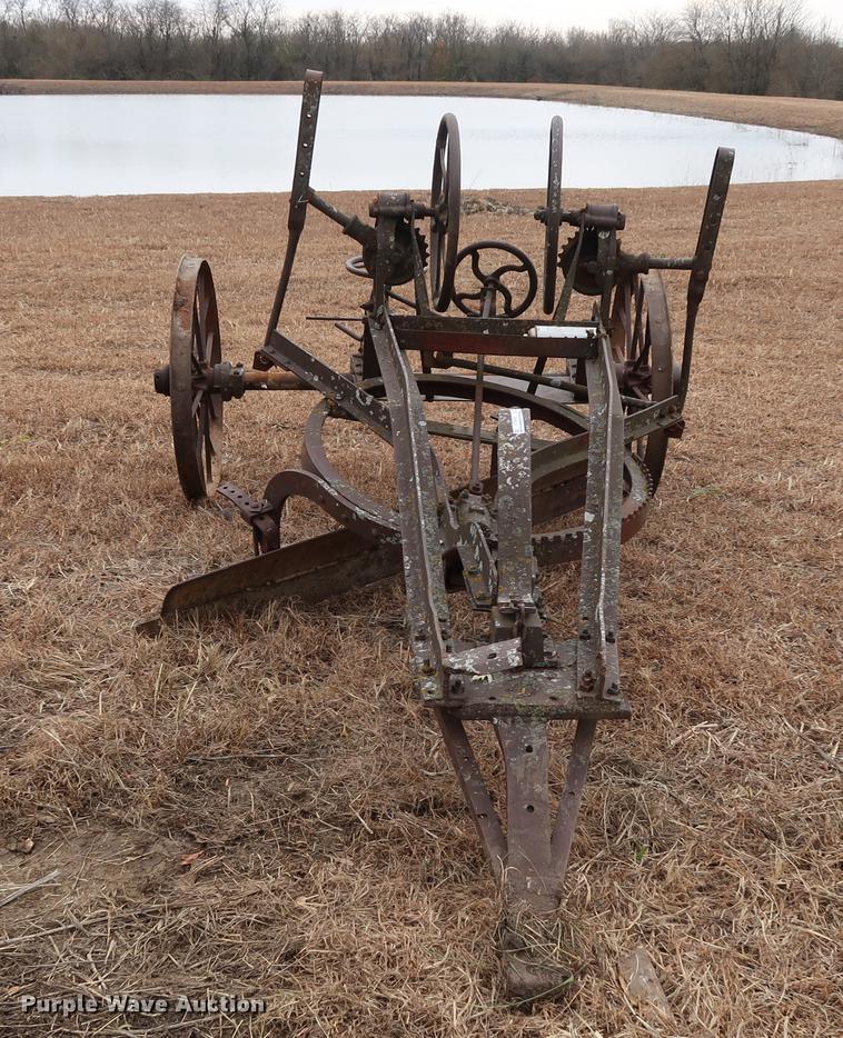 image for item DD9521 C.D. Edwards Mfg. Co. 46H grader
