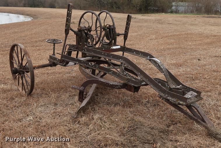image for item DD9521 C.D. Edwards Mfg. Co. 46H grader