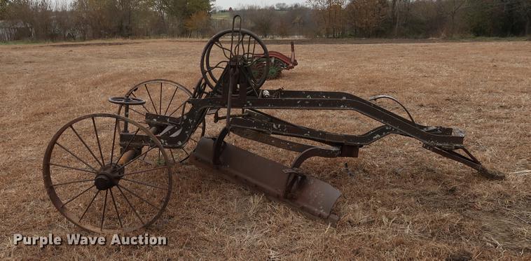 image for item DD9521 C.D. Edwards Mfg. Co. 46H grader