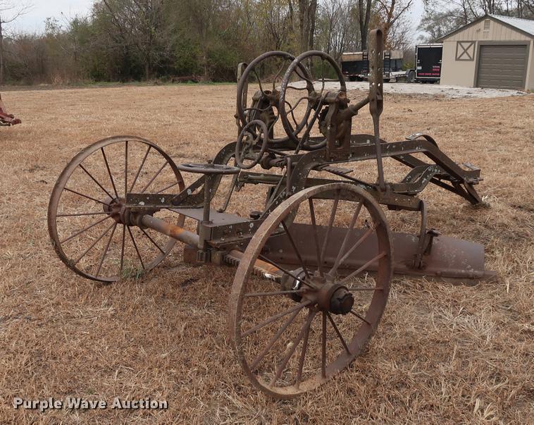 image for item DD9521 C.D. Edwards Mfg. Co. 46H grader