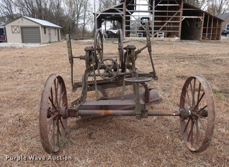 image for item DD9521 C.D. Edwards Mfg. Co. 46H grader