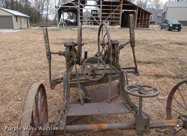 image for item DD9521 C.D. Edwards Mfg. Co. 46H grader