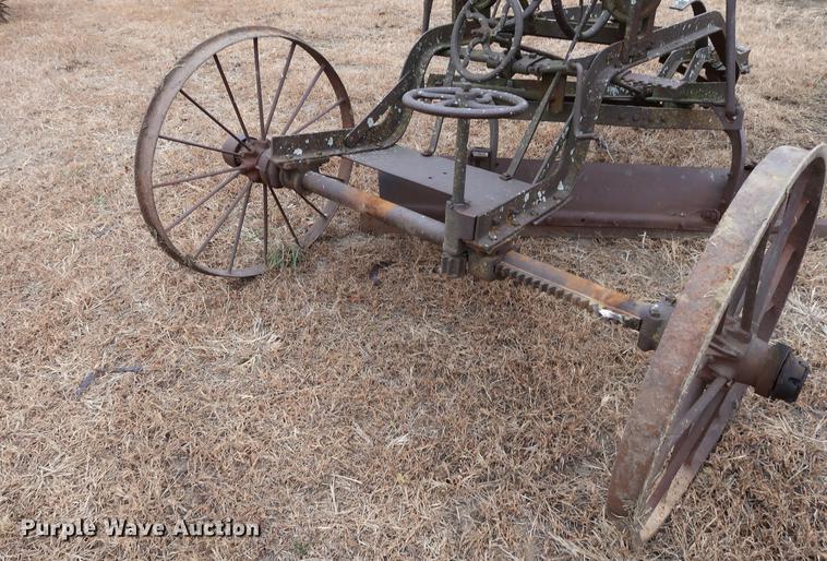 image for item DD9521 C.D. Edwards Mfg. Co. 46H grader