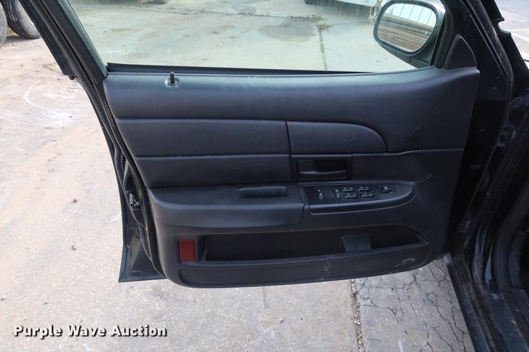 image for item DD9526 2008 Ford Crown Victoria Police Interceptor