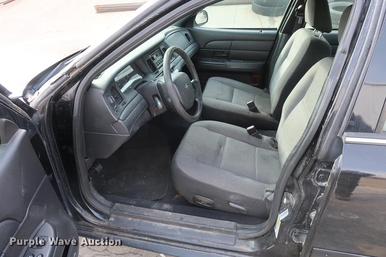 image for item DD9526 2008 Ford Crown Victoria Police Interceptor