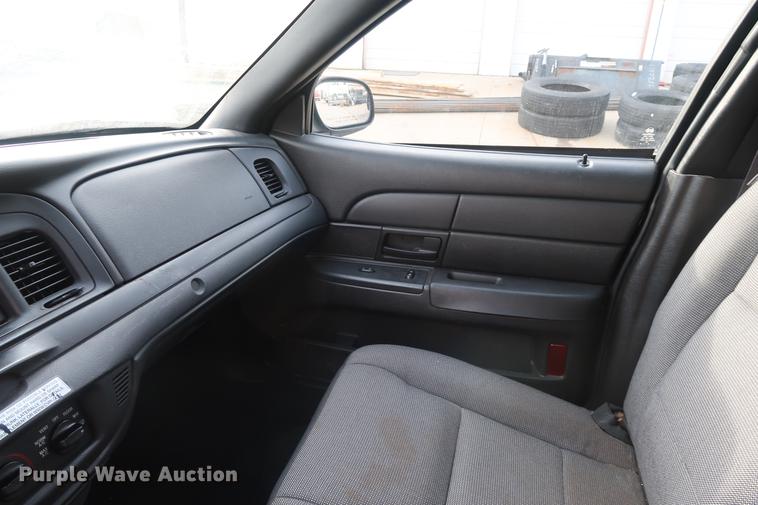 image for item DD9526 2008 Ford Crown Victoria Police Interceptor