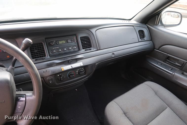 image for item DD9526 2008 Ford Crown Victoria Police Interceptor
