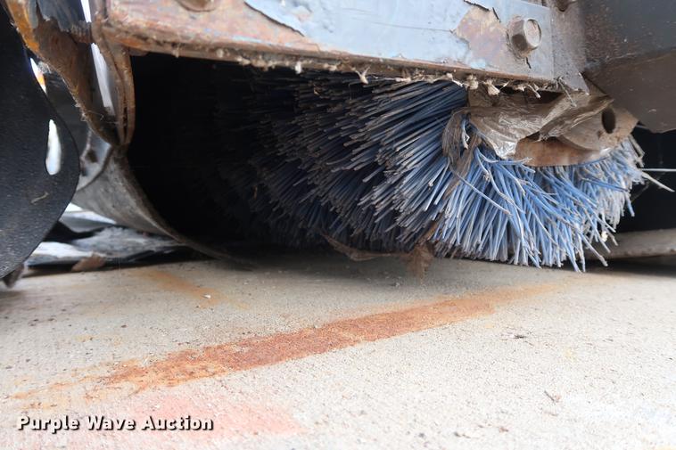 Bobcat sweeper in Grain Valley, MO | Item DD9531 sold | Purple Wave