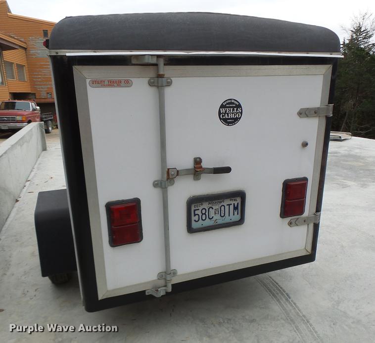 image for item DF9460 1991 Wells Cargo enclosed cargo trailer