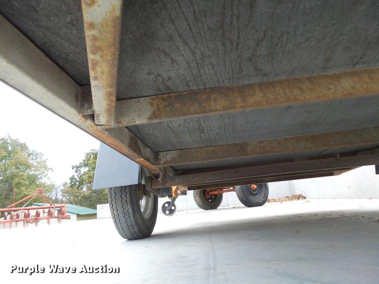 image for item DF9460 1991 Wells Cargo enclosed cargo trailer