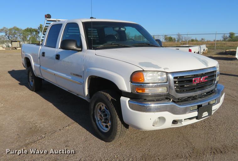 image for item DF9771 2007 GMC Sierra Classic 2500HD Crew Cab pickup truck