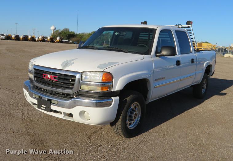 image for item DF9771 2007 GMC Sierra Classic 2500HD Crew Cab pickup truck