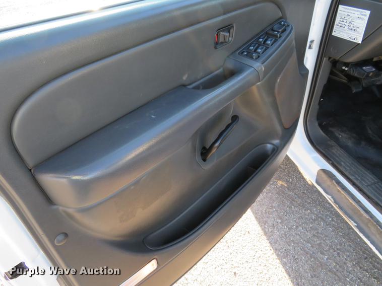 image for item DF9771 2007 GMC Sierra Classic 2500HD Crew Cab pickup truck