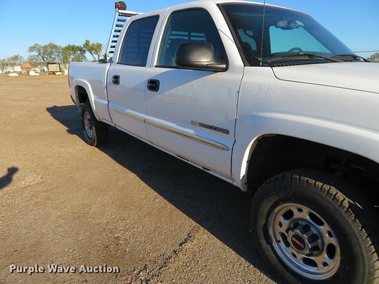 image for item DF9771 2007 GMC Sierra Classic 2500HD Crew Cab pickup truck