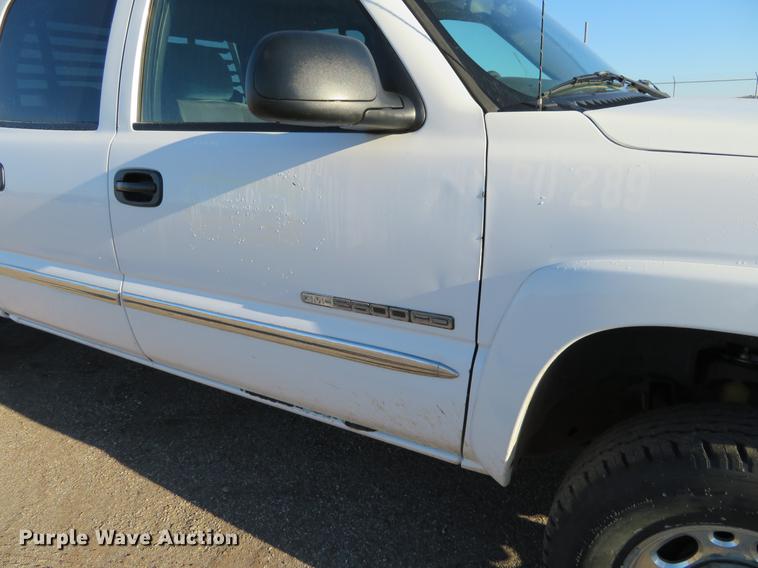 image for item DF9771 2007 GMC Sierra Classic 2500HD Crew Cab pickup truck