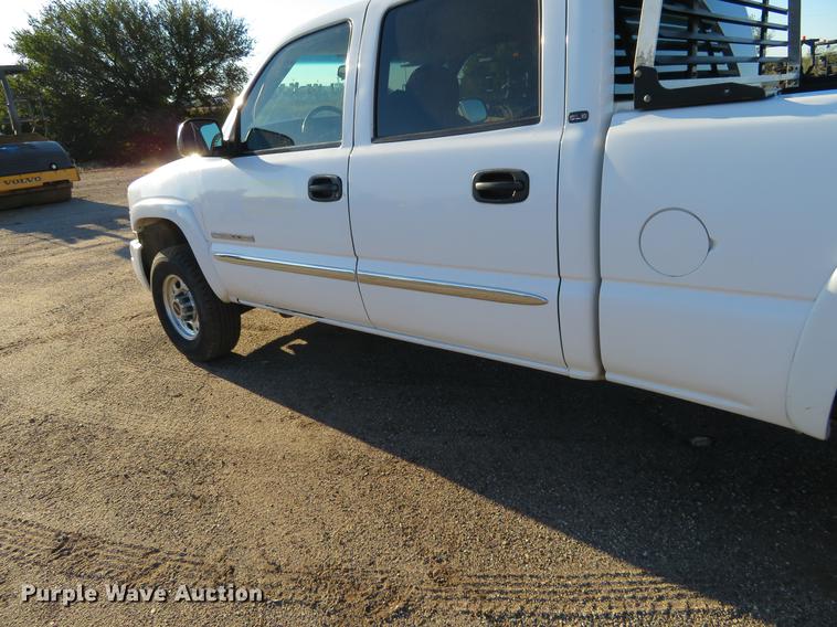 image for item DF9771 2007 GMC Sierra Classic 2500HD Crew Cab pickup truck
