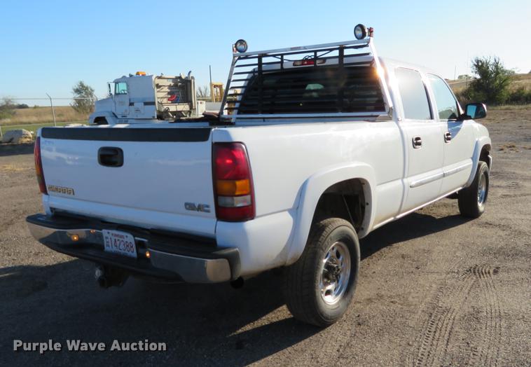 image for item DF9772 2007 GMC Sierra Classic 2500HD Crew Cab pickup truck