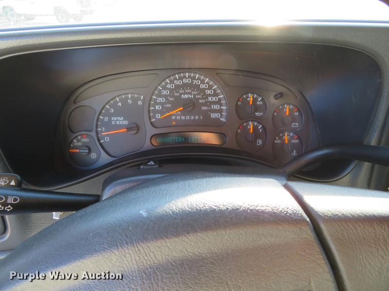 image for item DF9772 2007 GMC Sierra Classic 2500HD Crew Cab pickup truck