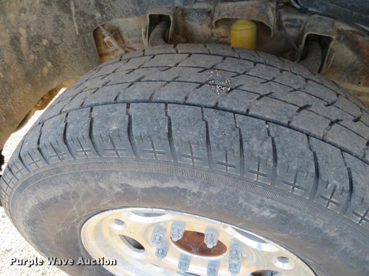 image for item DF9772 2007 GMC Sierra Classic 2500HD Crew Cab pickup truck