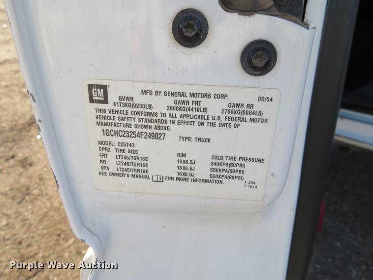 image for item DF9773 2004 Chevrolet Silverado 2500HD Crew Cab pickup truck