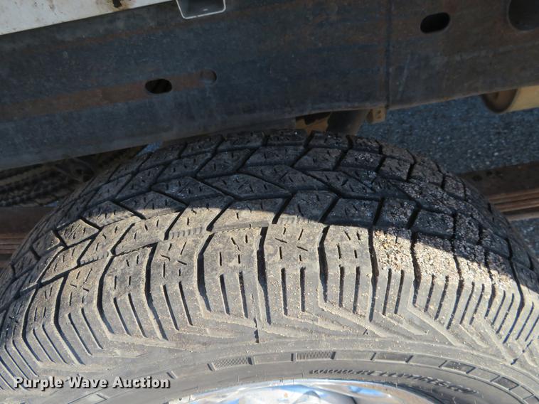 image for item DF9773 2004 Chevrolet Silverado 2500HD Crew Cab pickup truck