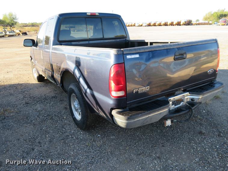 image for item DF9774 2001 Ford F250 Super Duty SuperCab pickup truck