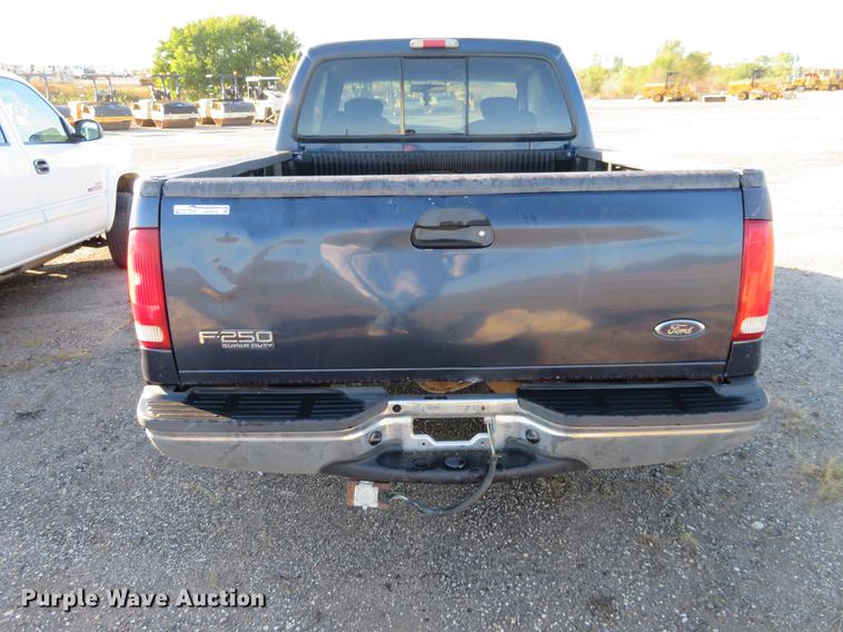 image for item DF9774 2001 Ford F250 Super Duty SuperCab pickup truck