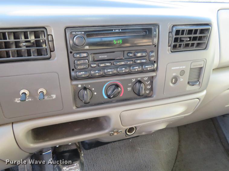 image for item DF9774 2001 Ford F250 Super Duty SuperCab pickup truck