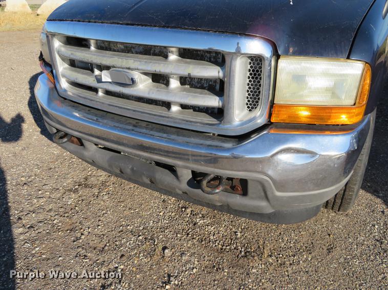 image for item DF9774 2001 Ford F250 Super Duty SuperCab pickup truck