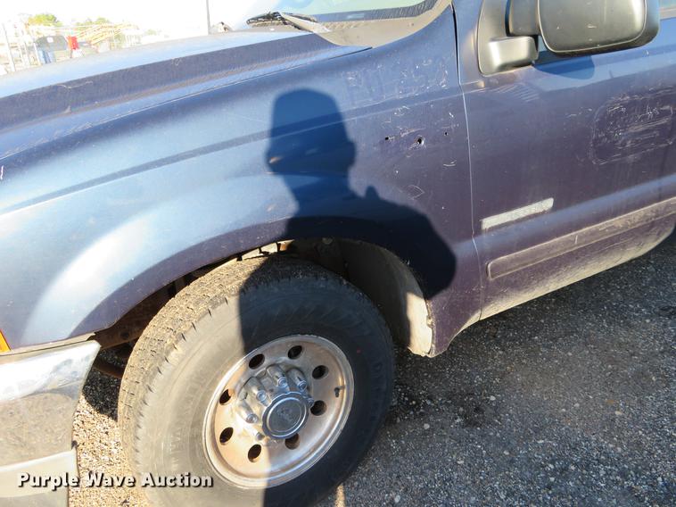 image for item DF9774 2001 Ford F250 Super Duty SuperCab pickup truck