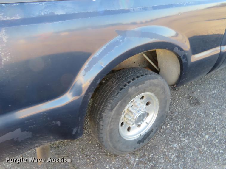 image for item DF9774 2001 Ford F250 Super Duty SuperCab pickup truck