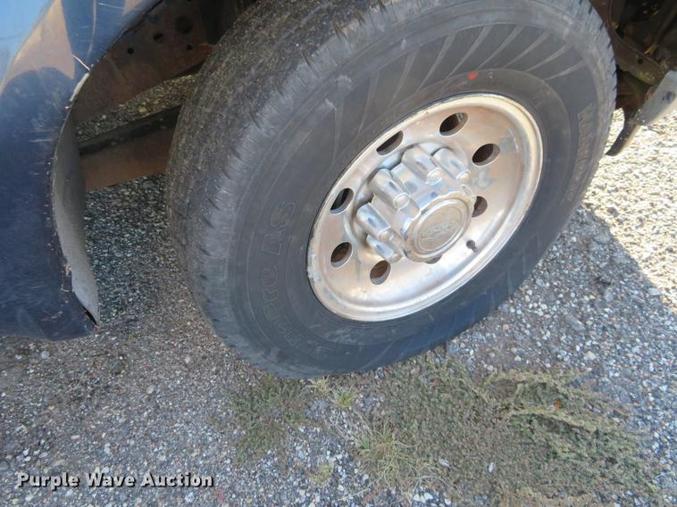 image for item DF9774 2001 Ford F250 Super Duty SuperCab pickup truck