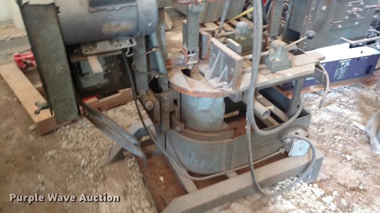 image for item DF9836 Ellis miter band saw