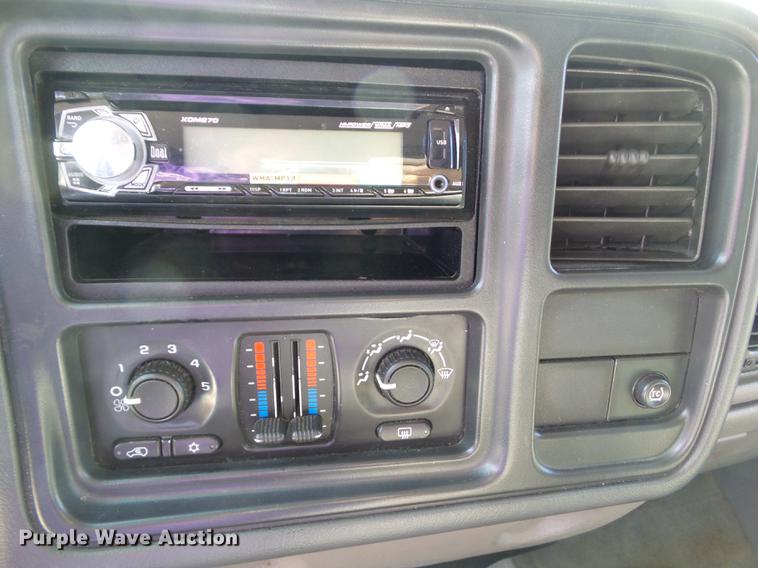 image for item DH9474 2004 GMC Yukon SUV