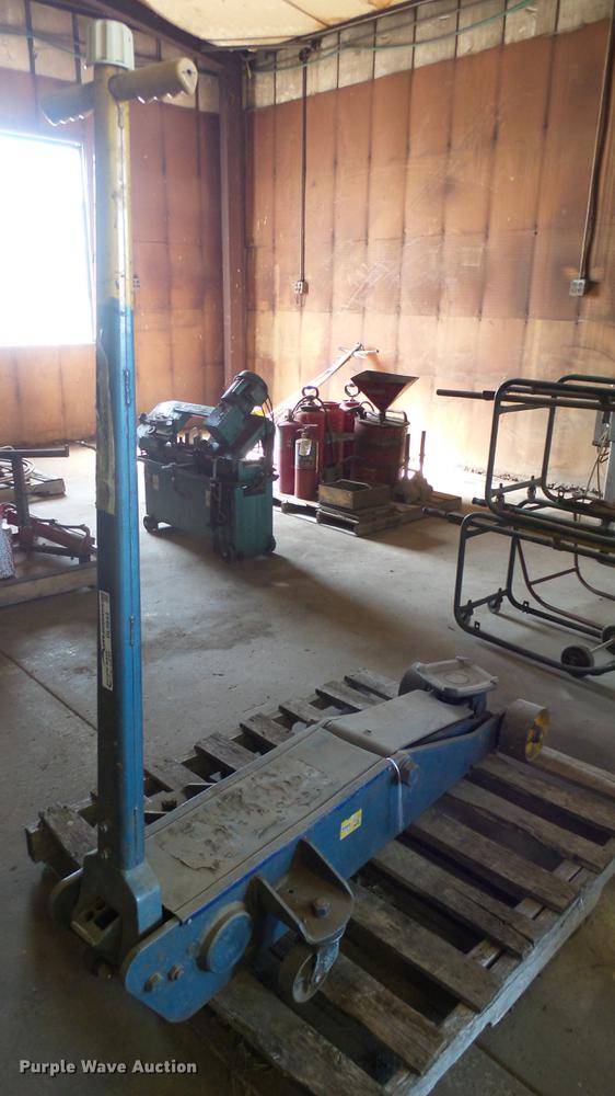 image for item DL9844 Walker 93662 floor jack