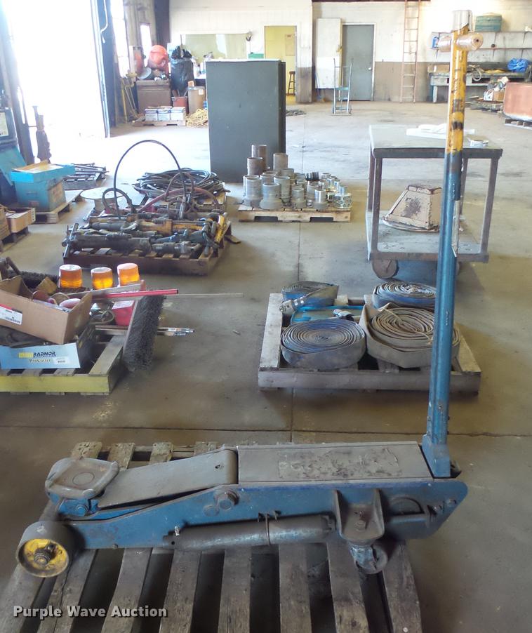 image for item DL9844 Walker 93662 floor jack