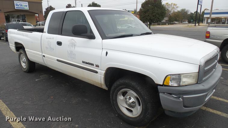 image for item DL9947 2000 Dodge Ram 1500 Quad Cab pickup truck