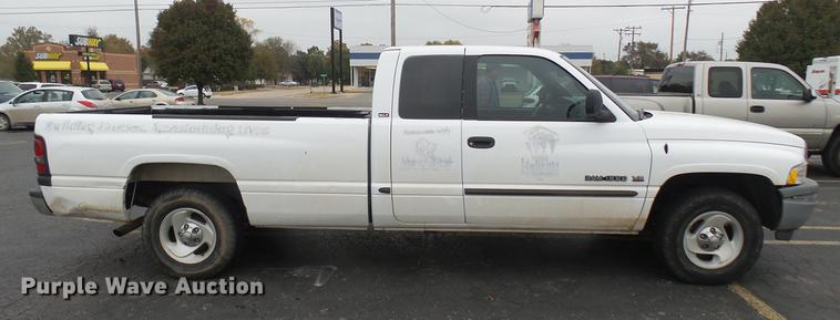 image for item DL9947 2000 Dodge Ram 1500 Quad Cab pickup truck