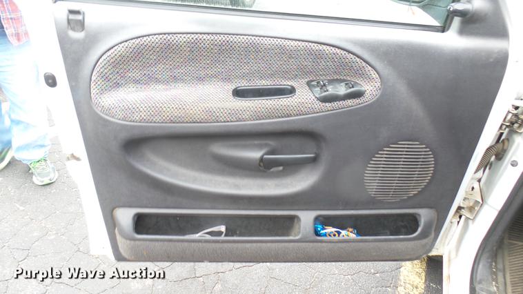 image for item DL9947 2000 Dodge Ram 1500 Quad Cab pickup truck