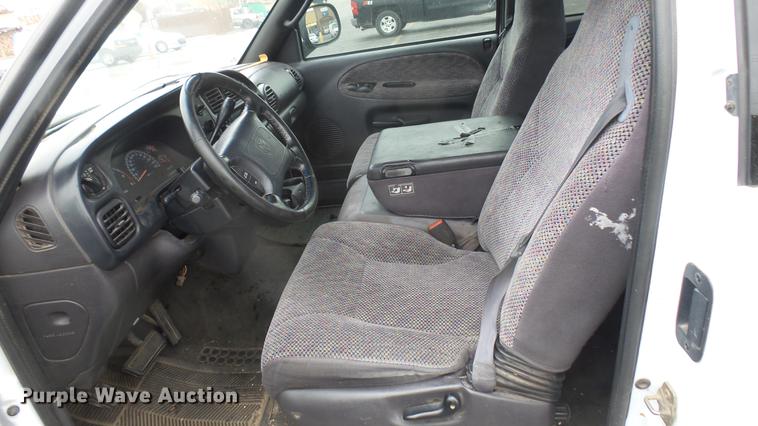 image for item DL9947 2000 Dodge Ram 1500 Quad Cab pickup truck