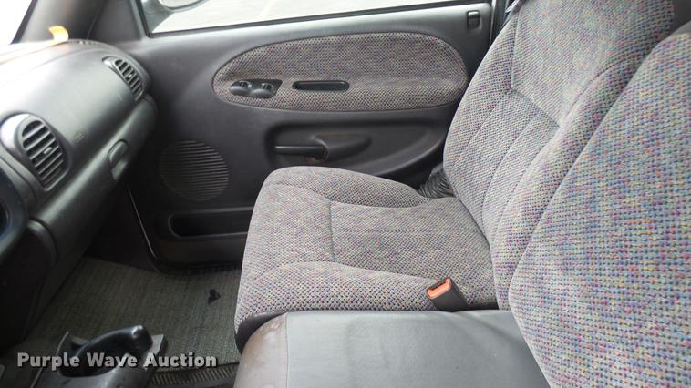 image for item DL9947 2000 Dodge Ram 1500 Quad Cab pickup truck