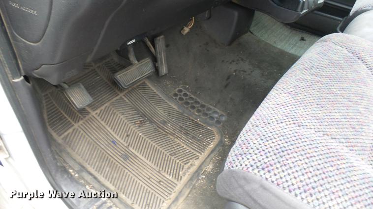 image for item DL9947 2000 Dodge Ram 1500 Quad Cab pickup truck