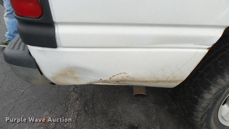 image for item DL9947 2000 Dodge Ram 1500 Quad Cab pickup truck