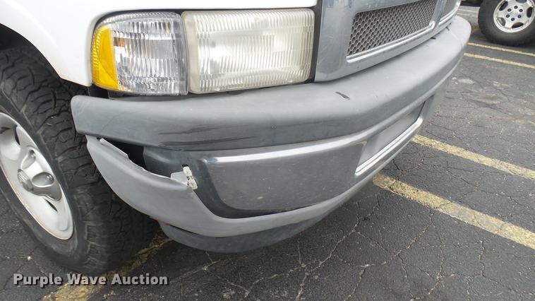 image for item DL9947 2000 Dodge Ram 1500 Quad Cab pickup truck